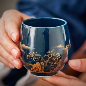 日本茶具，星光蓝瓷茶具套装，含 1 个茶壶和 6 个茶杯、1 个茶盘和 1 个不锈钢输液器 - 适合茶叶爱好者的典雅日本茶具套装