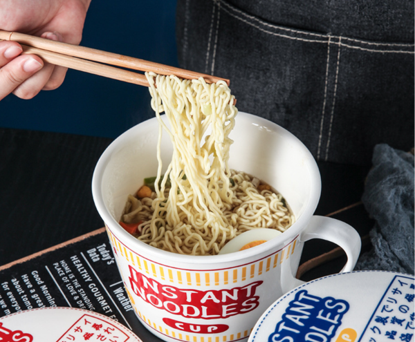 Japanese Ceramic Instant Noodle Bowl with Lid - Large Size for Home, Office, and School with Unique CupNoodle Design - 图片 4
