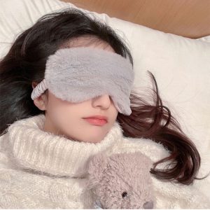 毛绒眼罩，2 件装彩色毛绒柔软睡眠眼罩，蓬松毛茸茸的眼罩，为女士和女孩提供眼睛保护，过夜派对用品