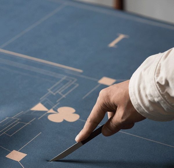 Premium Quality Wool Table Mat for Poker Games with Non-Slip Natural Rubber Base, Luxurious Printing, and Smooth Edges - Suitable for Texas hold 'em Games - 图片 3