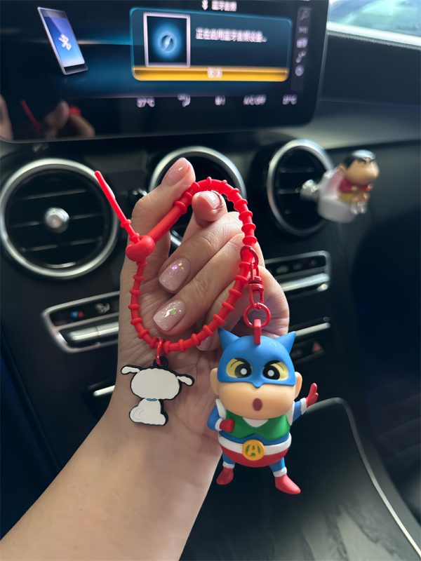 Officially Licensed Crayon Shinchan Keychain - Cute Charms for Bags and Cars - Featuring Iconic Characters in Various Outfits - 图片 4