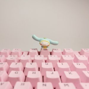 Sanrio 可爱的肉桂娃娃键帽，粉色 R4 十字轴键帽，适用于机械键盘