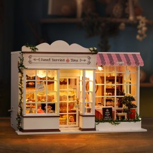 CuteRoom 手工制作复古面包房迷你屋 - 甜浆果时光 DIY 套装（含 LED 灯、透明屋顶和全套迷你家具套装